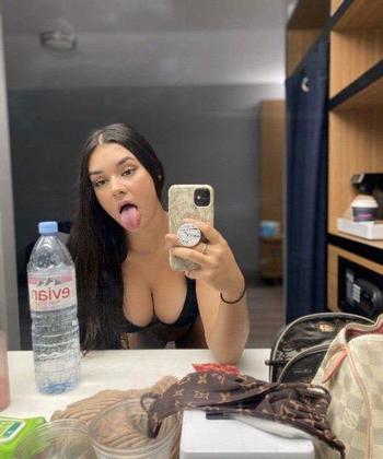 980-209-7318, 30  female escort, High Point