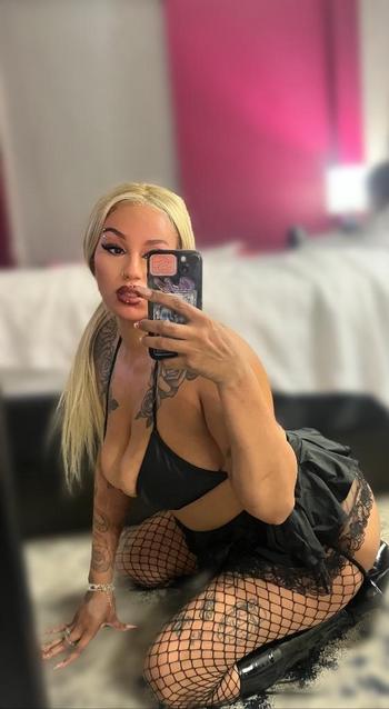 Ivory, 23  female escort, High Point