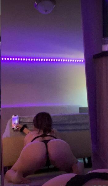 469-344-1392, 26  female escort, High Point